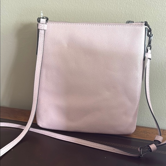 Coach Pink Crossbody Bag with Adjustable Strap and Structured Design - Picture 2 of 3